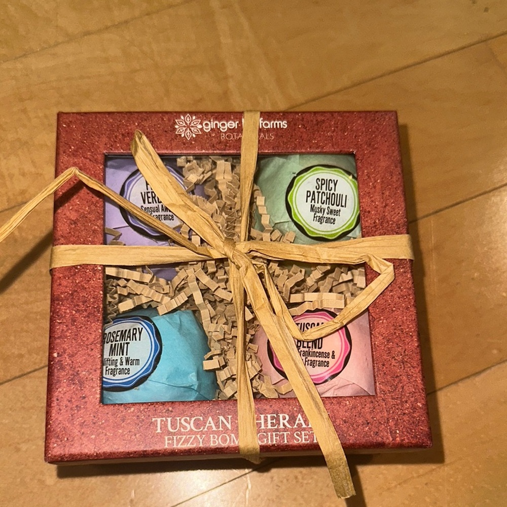 Luxurious Purple and Green Bath Soak & Bubbles Gift Set